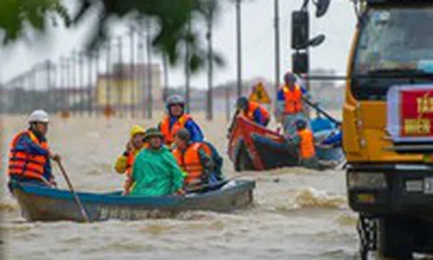 NHỮNG CUỘC GIẢI CỨU NGHẸT THỞ Ở RỐN LŨ QUẢNG BÌNH